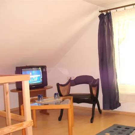 Hevizi Haz Apartment *
