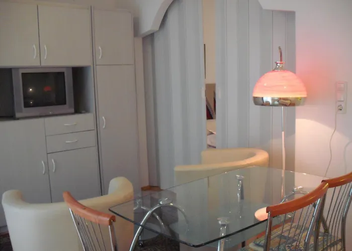 アパート Hevizi Haz ヘーヴィーズ