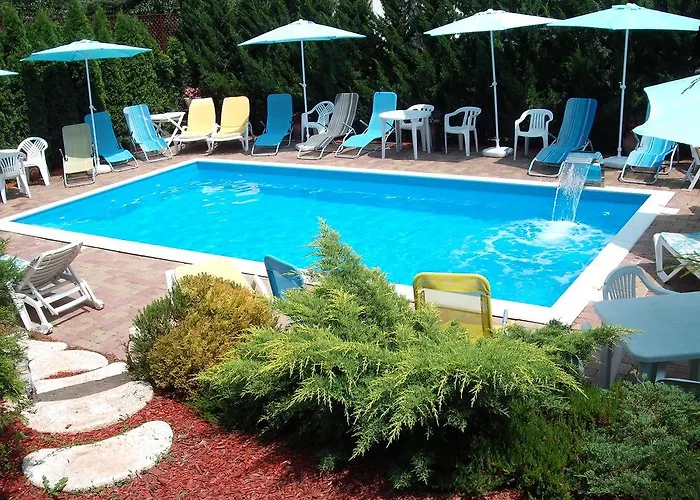 アパート Hevizi Haz ヘーヴィーズ